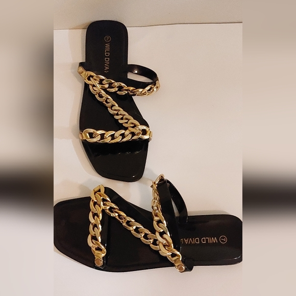Black Flat Sandals with Bold Gold Chain Design - Picture 4 of 5